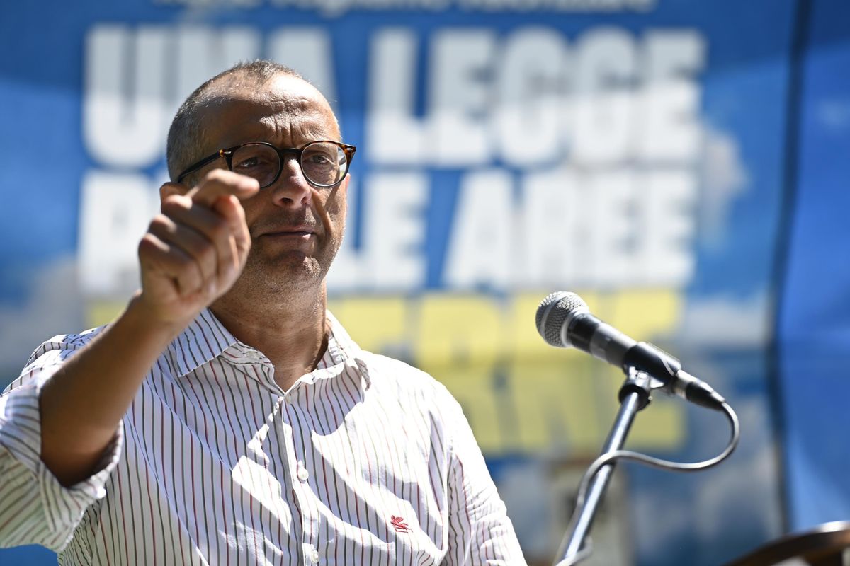 «Gli uomini del sindaco taglieggiavano gli ambulanti per i posti alle feste»