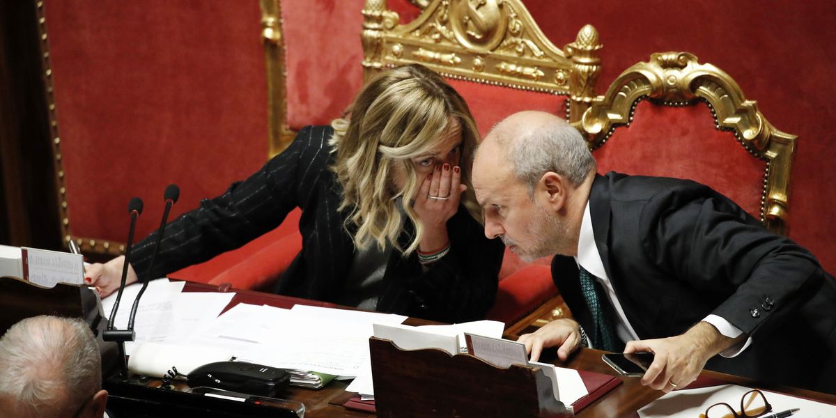 Autogol di Schillaci: cede al pressing e azzera il comitato. Meloni contrariata Autogol di Schillaci: cede al pressing e azzera il comitato. Meloni contrariata