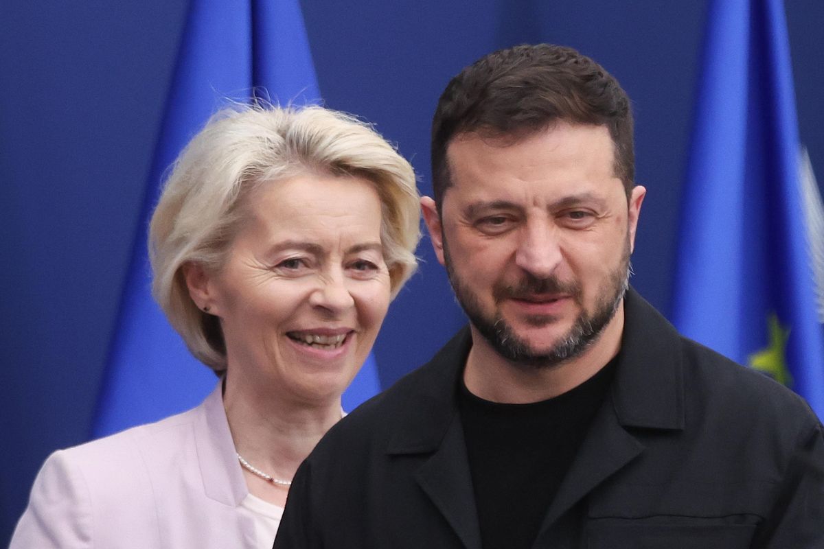 «Cessate il fuoco». L’azzardo di Zelensky complica il tavolo