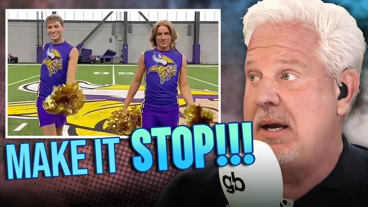 WHAT THE NFL is going on with male cheerleaders?!