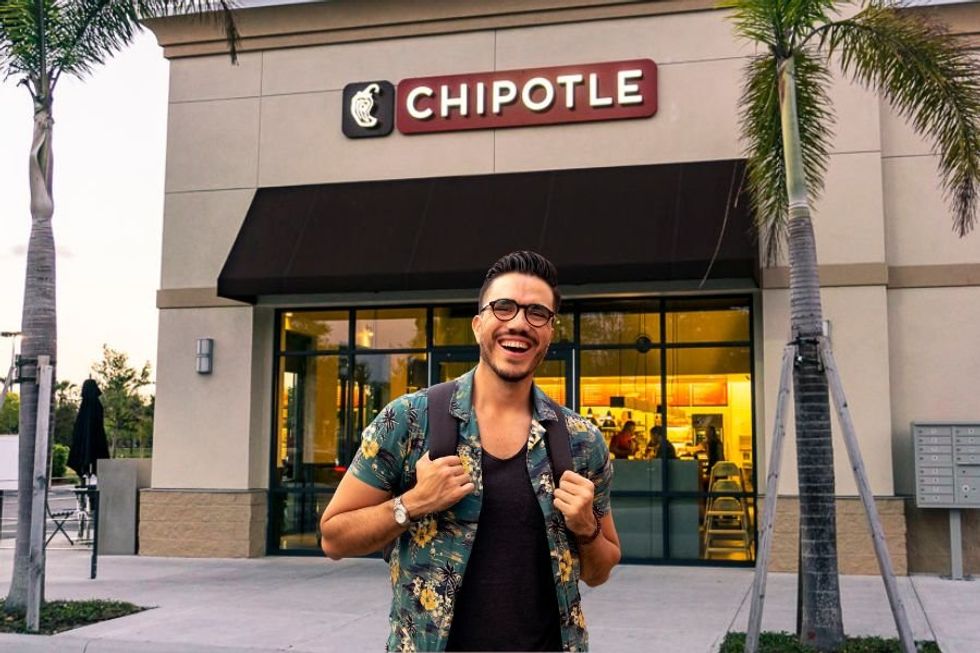 American ordering Chipotle in the UK has British people calling him 'rude.' Yes, he said 'please.'