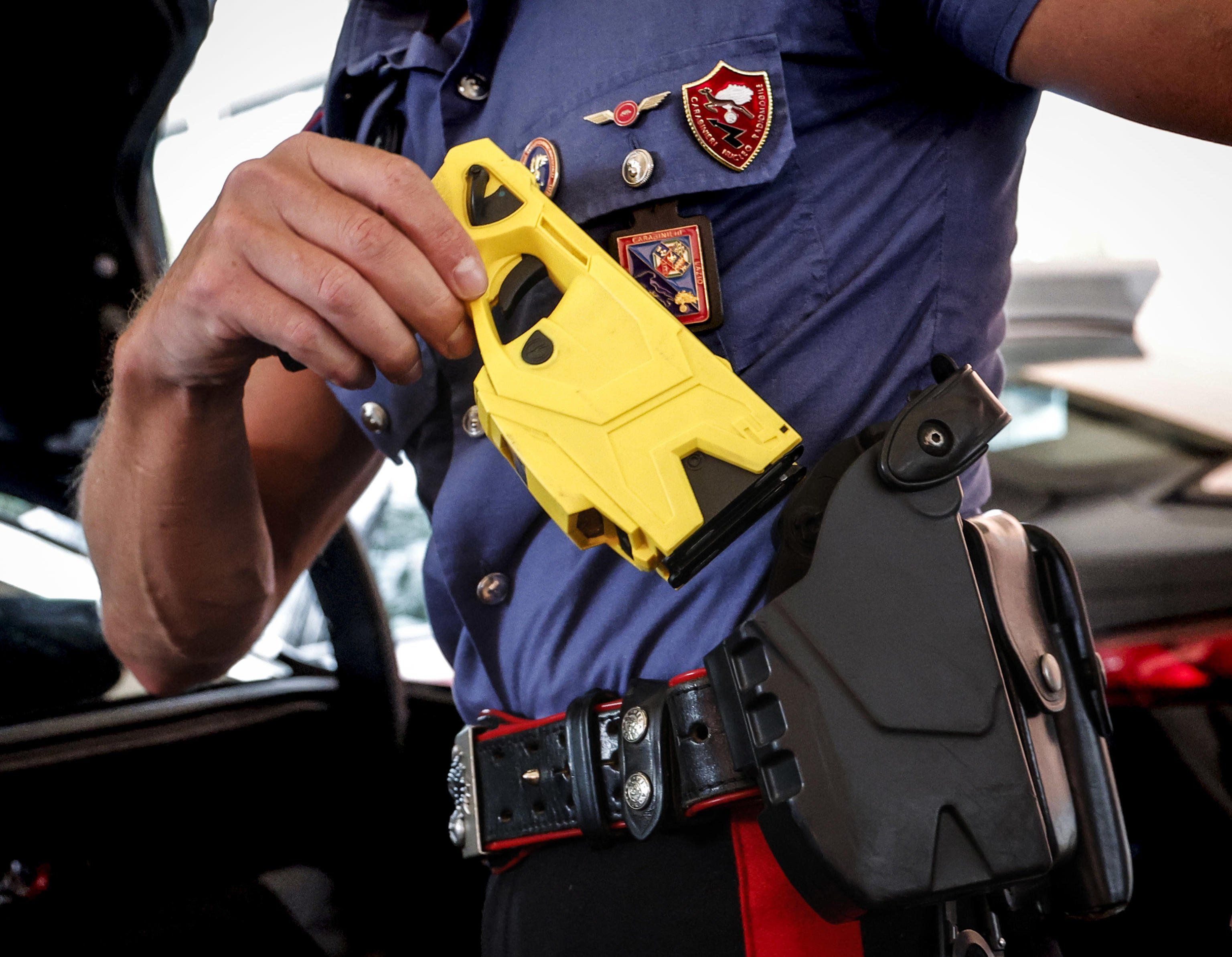 Psicosi taser: obiettivo disarmare gli agenti