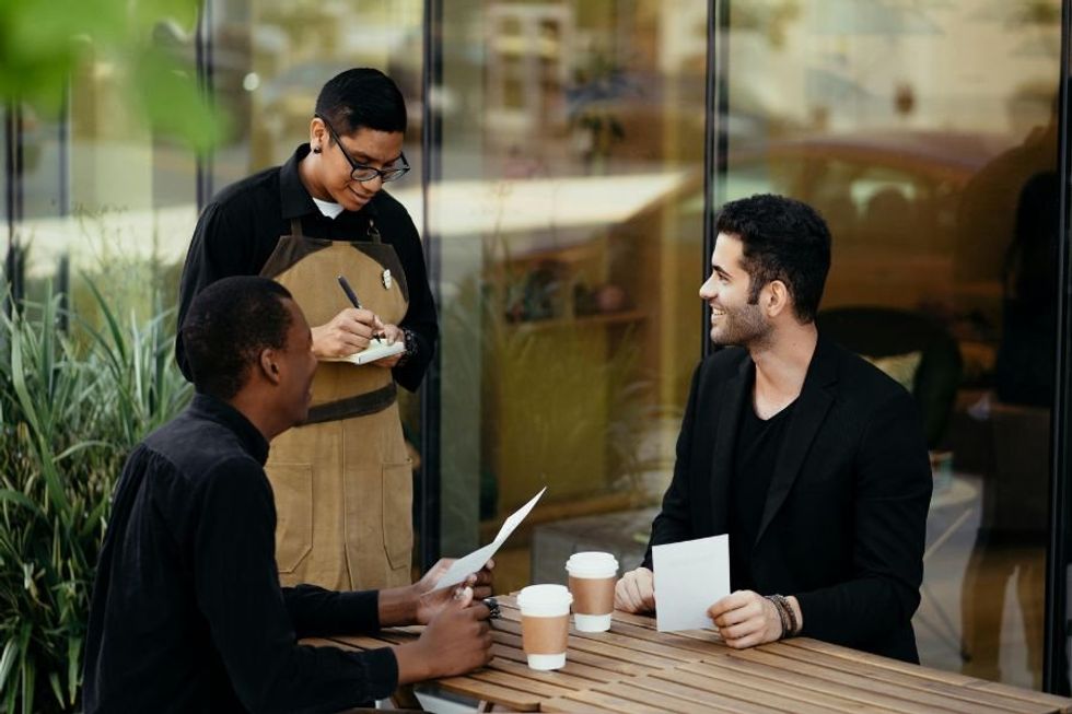 British; American; Chipotle; fast food; chain restaurant; good manners; rude americans; british manners