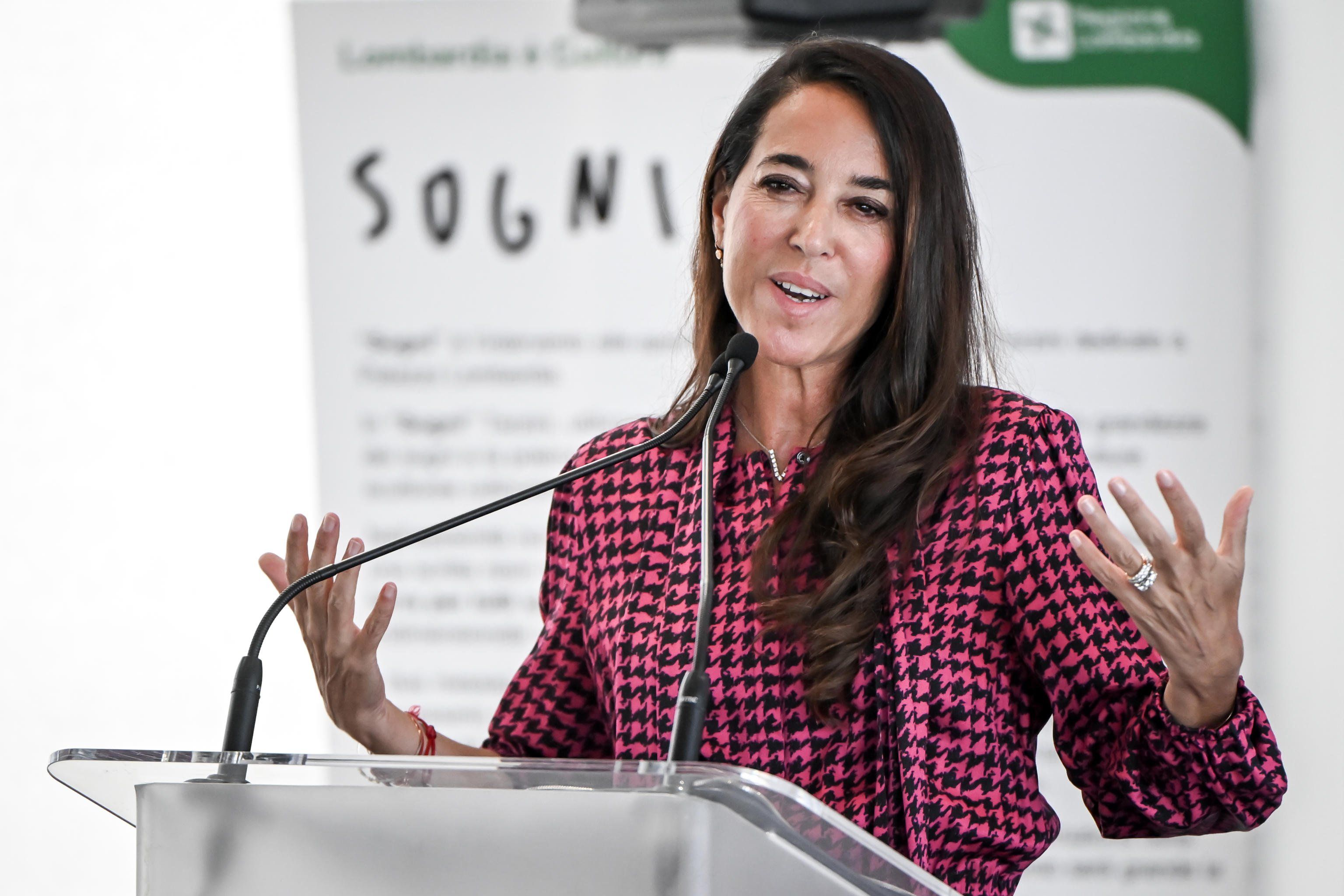 La Ronzulli chiede: «Parlino gli esperti». Ma è lei che mette il bavaglio ai medici