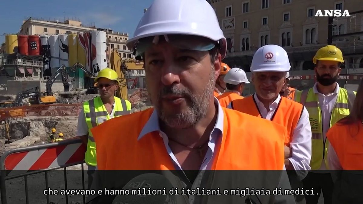 Salvini: «Commissione vaccini? Al ministero qualcosa non va»