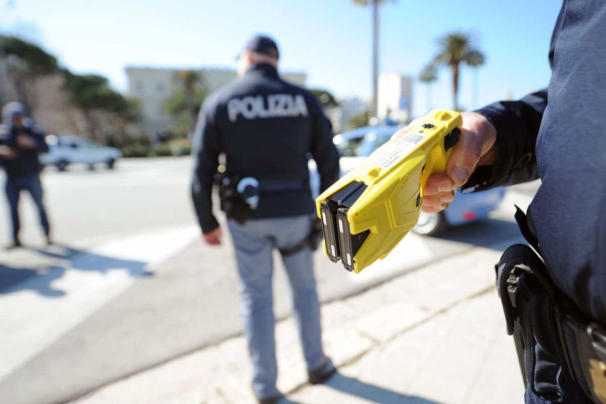 Il taser è una scusa, vogliono abolire la polizia