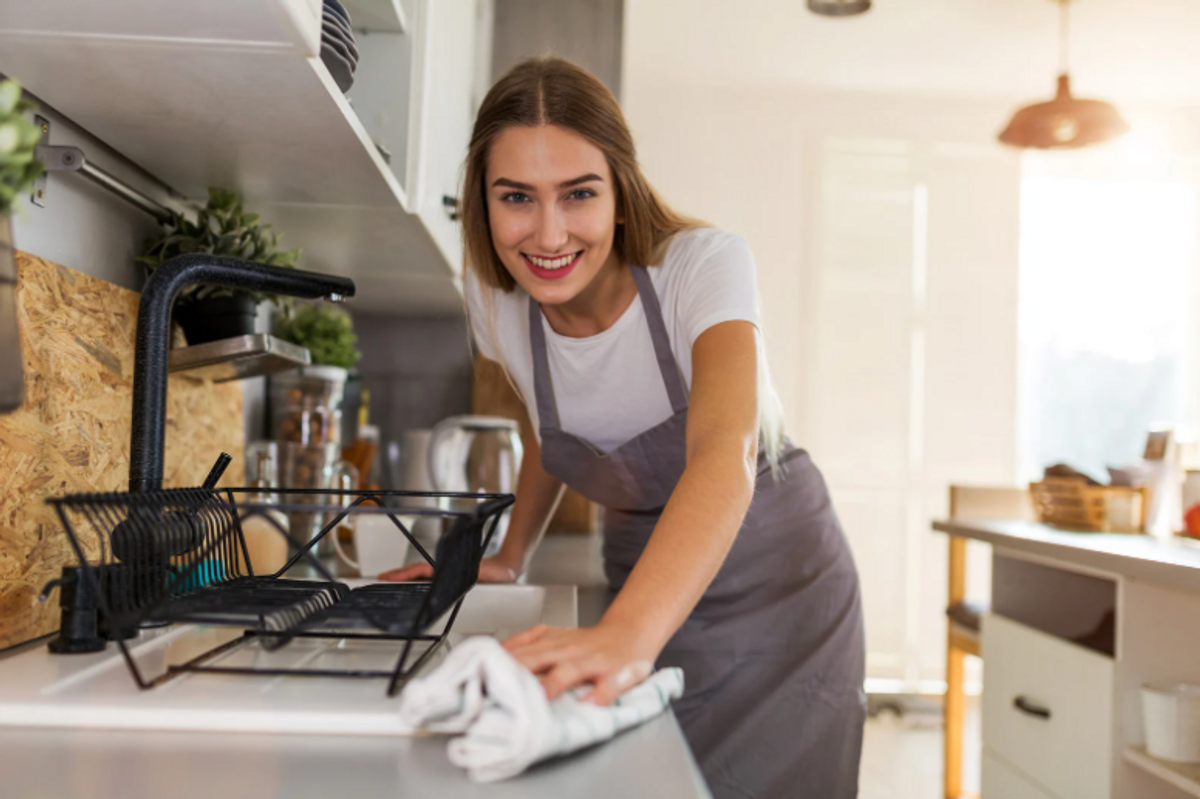 clean, cleaning, cleaning hacks, cleaning tips, 5 minute cleaning hacks