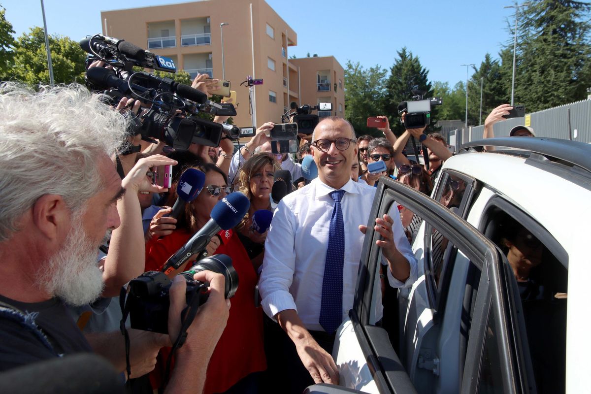 «Affidopoli», Ricci interrogato per 5 ore: «Sono soddisfatto». Ma sulle cene rischia