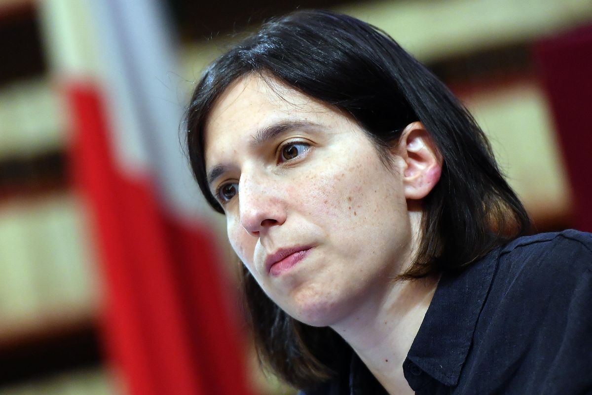 I problemi di Elly ormai sono infiniti. De Luca punta al Consiglio regionale