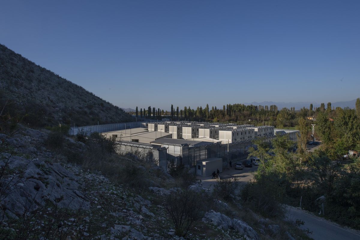 Toghe ancora contro il Cpr albanese