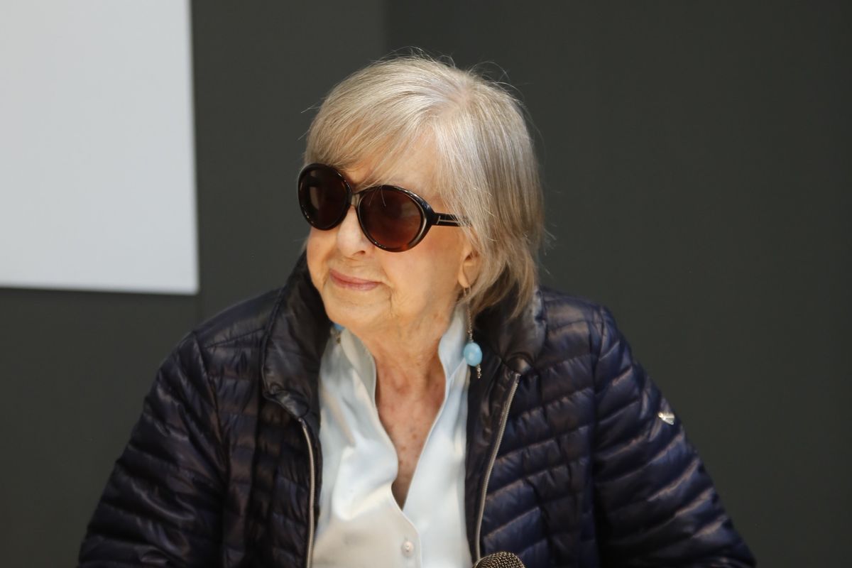 «Repubblica» cancella la mamma: «Con l’utero in affitto non esiste»