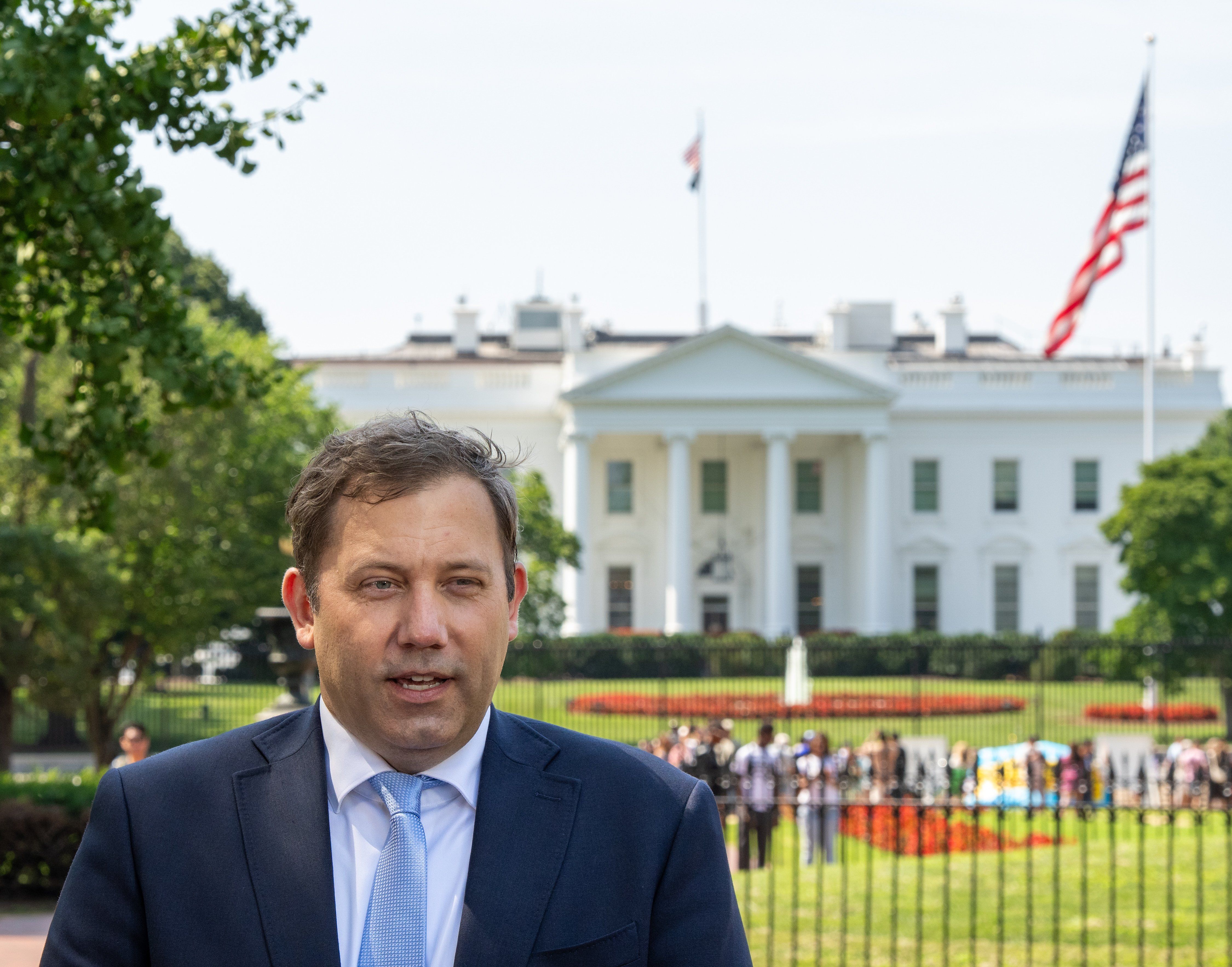 L’Ue mette in freezer i contro dazi agli Usa. Il premier: difenderò i prodotti nazionali