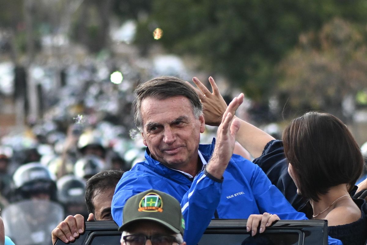 Brasile, disposti gli arresti domiciliari per Jair Bolsonaro