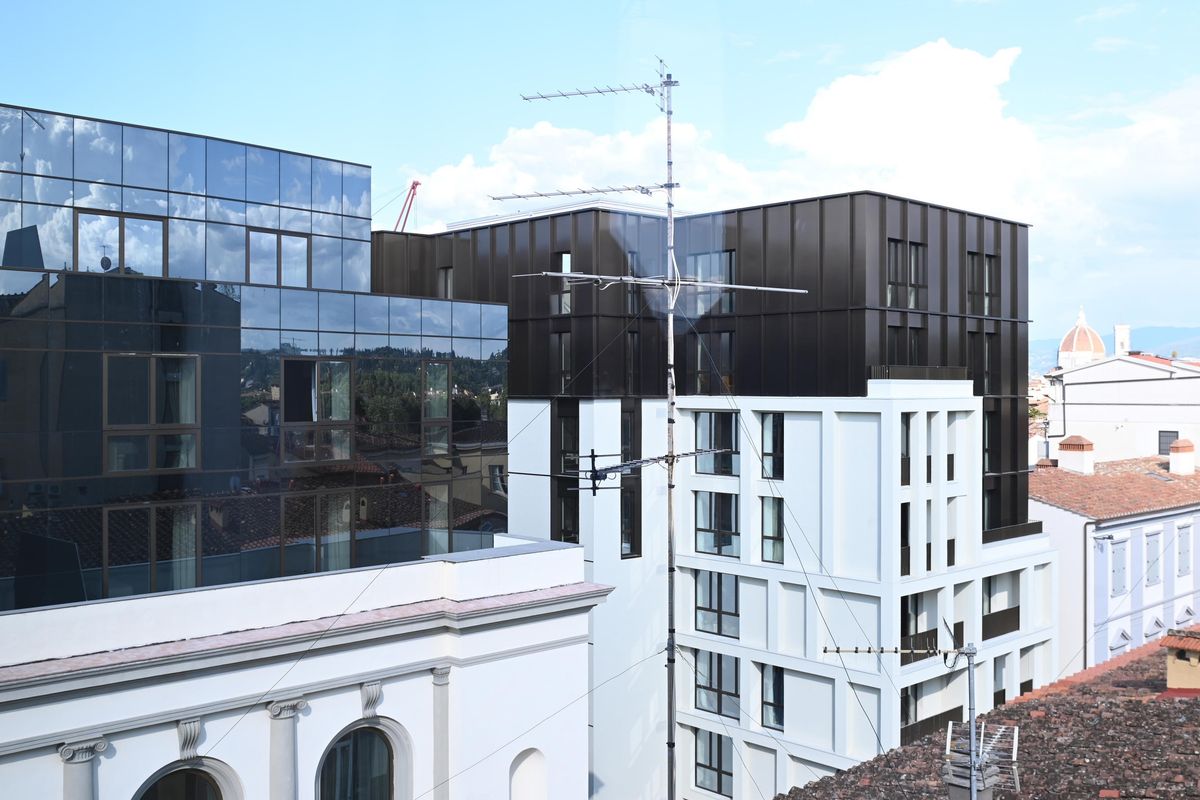 La sinistra promette le case popolari ma fa gli interessi di chi ha i milioni