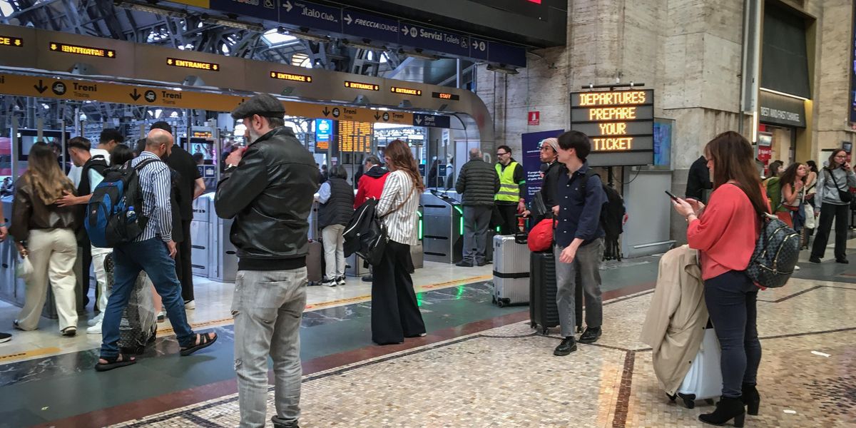 Diciottenne stuprata. «Sorpresa in stazione. Aggredita e pestata da un nordafricano»
