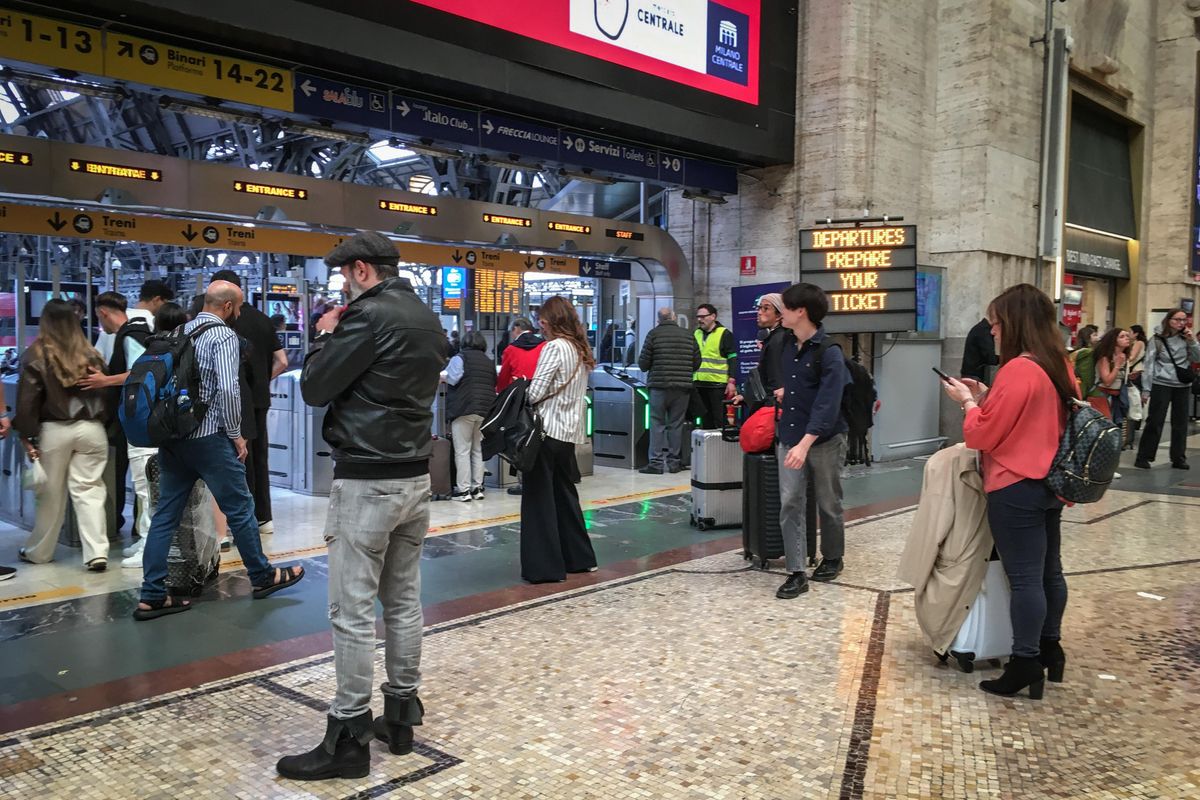 Diciottenne stuprata. «Sorpresa in stazione. Aggredita e pestata da un nordafricano»