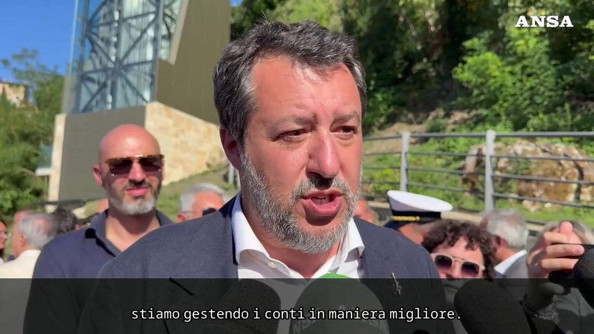 Salvini: «I francesi li vedo nervosi, noi abbassiamo le tasse»