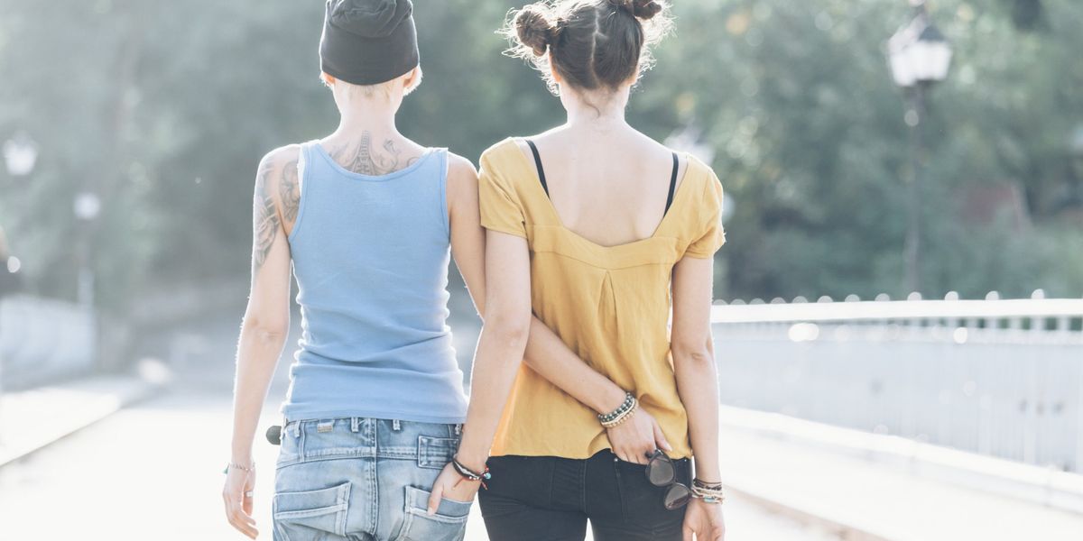 Prima distruggono l’uomo virile. Poi piangono: «Diventiamo lesbiche» Prima distruggono l’uomo virile. Poi piangono: «Diventiamo lesbiche»