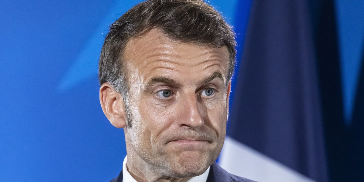 Macron chiede aiuto ai socialisti per evitare il voto se cade il governo Macron chiede aiuto ai socialisti per evitare il voto se cade il governo