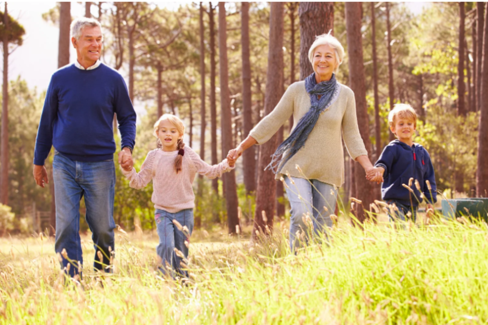 grandparents, grandma, grandpa, grandkids, walk