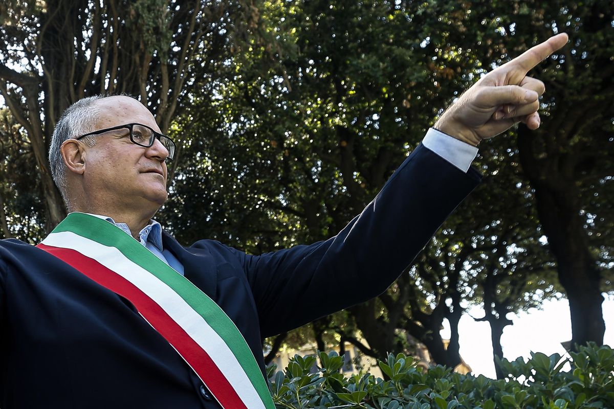 Roma, Gualtieri fa la guerra all’auto: limiti di 30 all’ora e fasce «ecologiche»