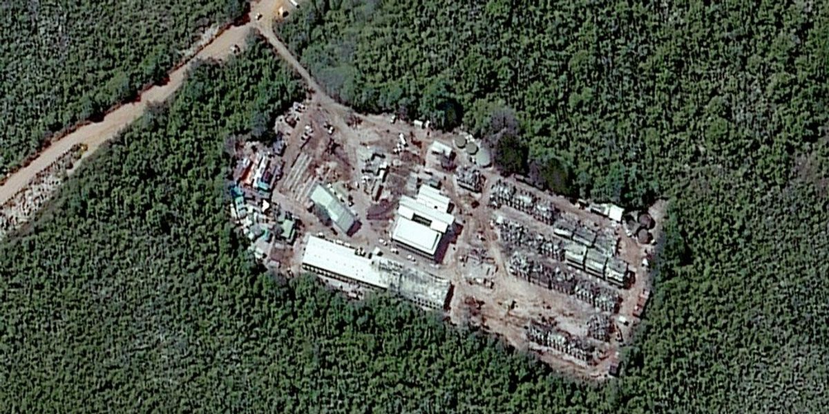 L’Australia ricopre di soldi un’isola per rifilarle i clandestini detenuti L’Australia ricopre di soldi un’isola per rifilarle i clandestini detenuti