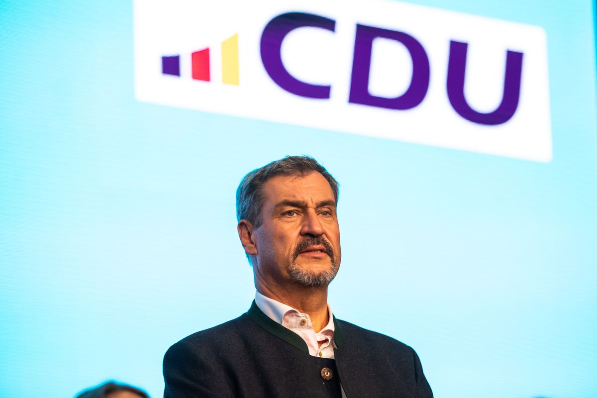 I Volenterosi vogliono spedire i profughi ucraini al fronte