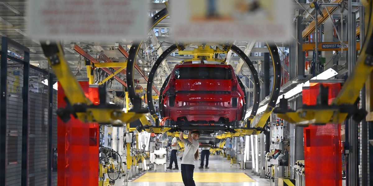 stellantis fa auto quasi solo in africa e svende in serbia gli operai italiani