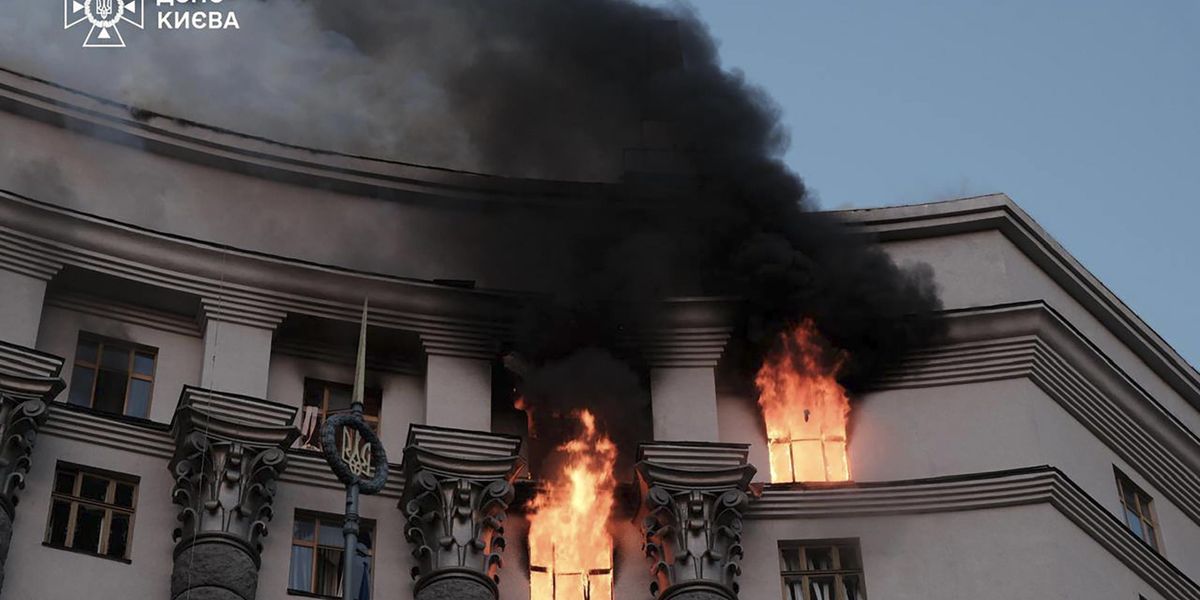 Maxi raid russo su Kiev. Ma per il commissario Ue la guerra è un videogioco Maxi raid russo su Kiev. Ma per il commissario Ue la guerra è un videogioco