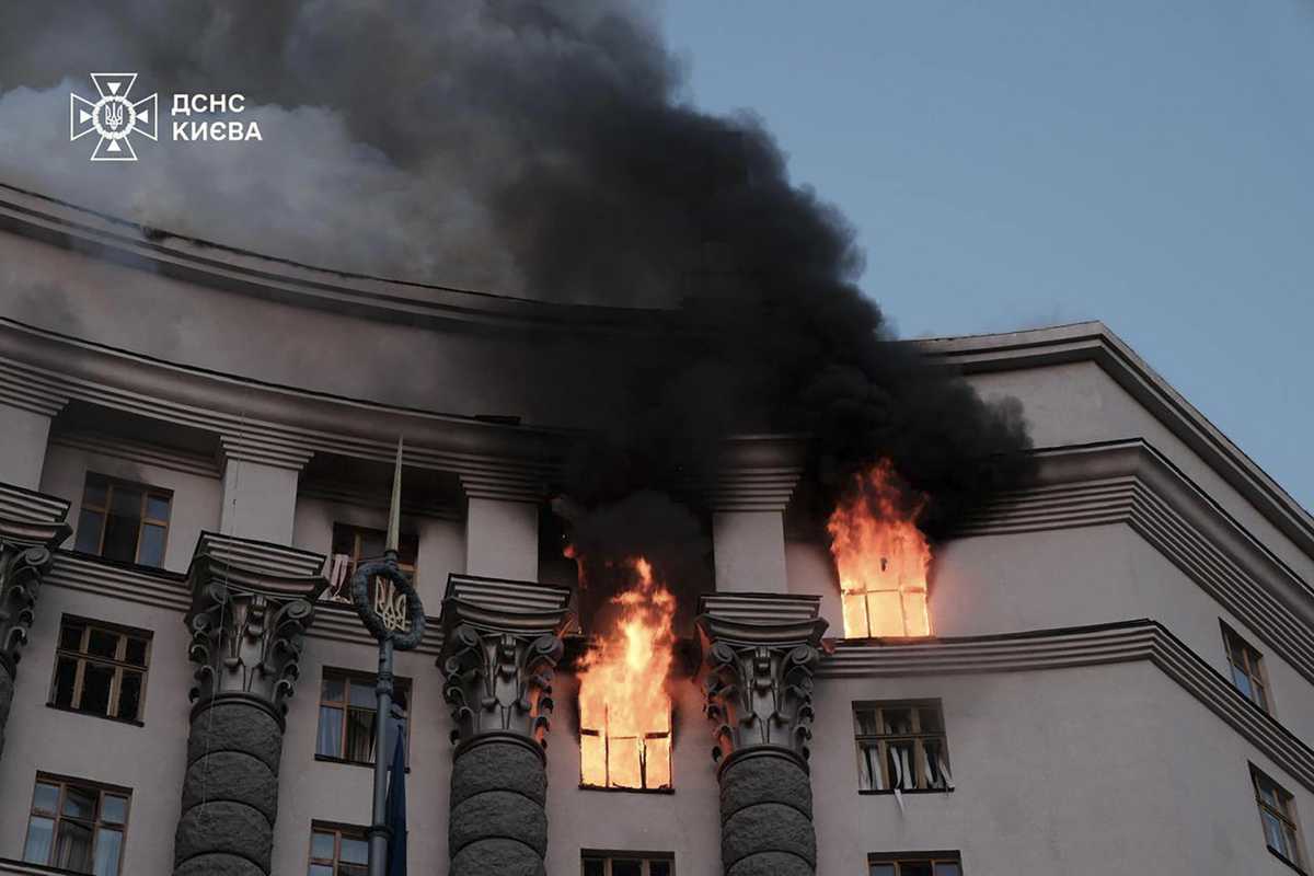 Maxi raid russo su Kiev. Ma per il commissario Ue la guerra è un videogioco