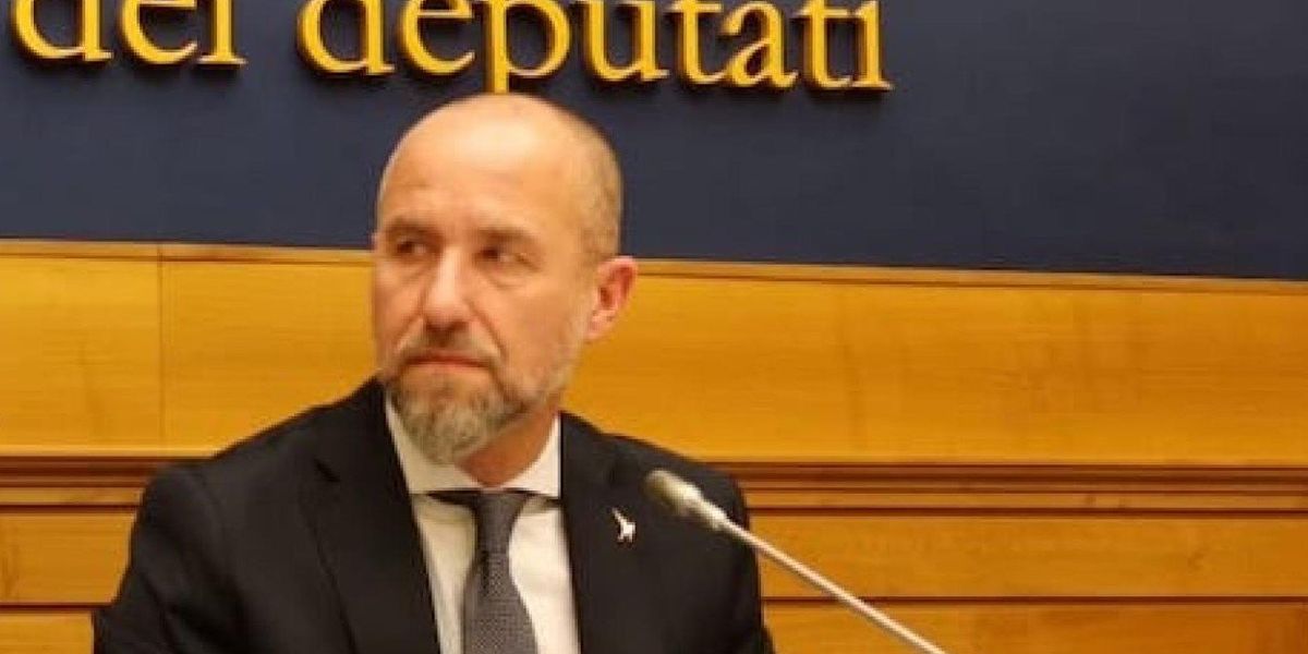 «Lepore fa il gioco dei pusher africani con i nostri soldi» «Lepore fa il gioco dei pusher africani con i nostri soldi»
