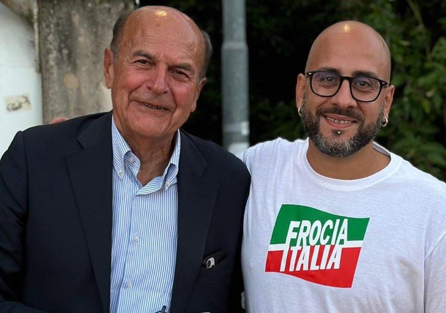 Renzi ora rottama anche Italia viva. Bersani battezza «Frocia Italia»