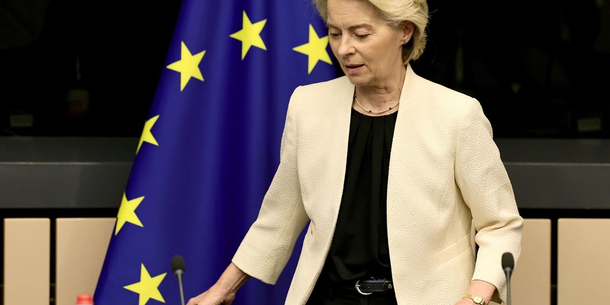 Ursula al bivio: smentirsi o cadere Il 60% degli europei la sfiducia già