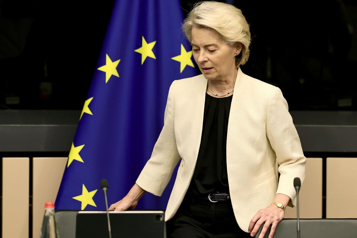 Ursula al bivio: smentirsi o cadere Il 60% degli europei la sfiducia già