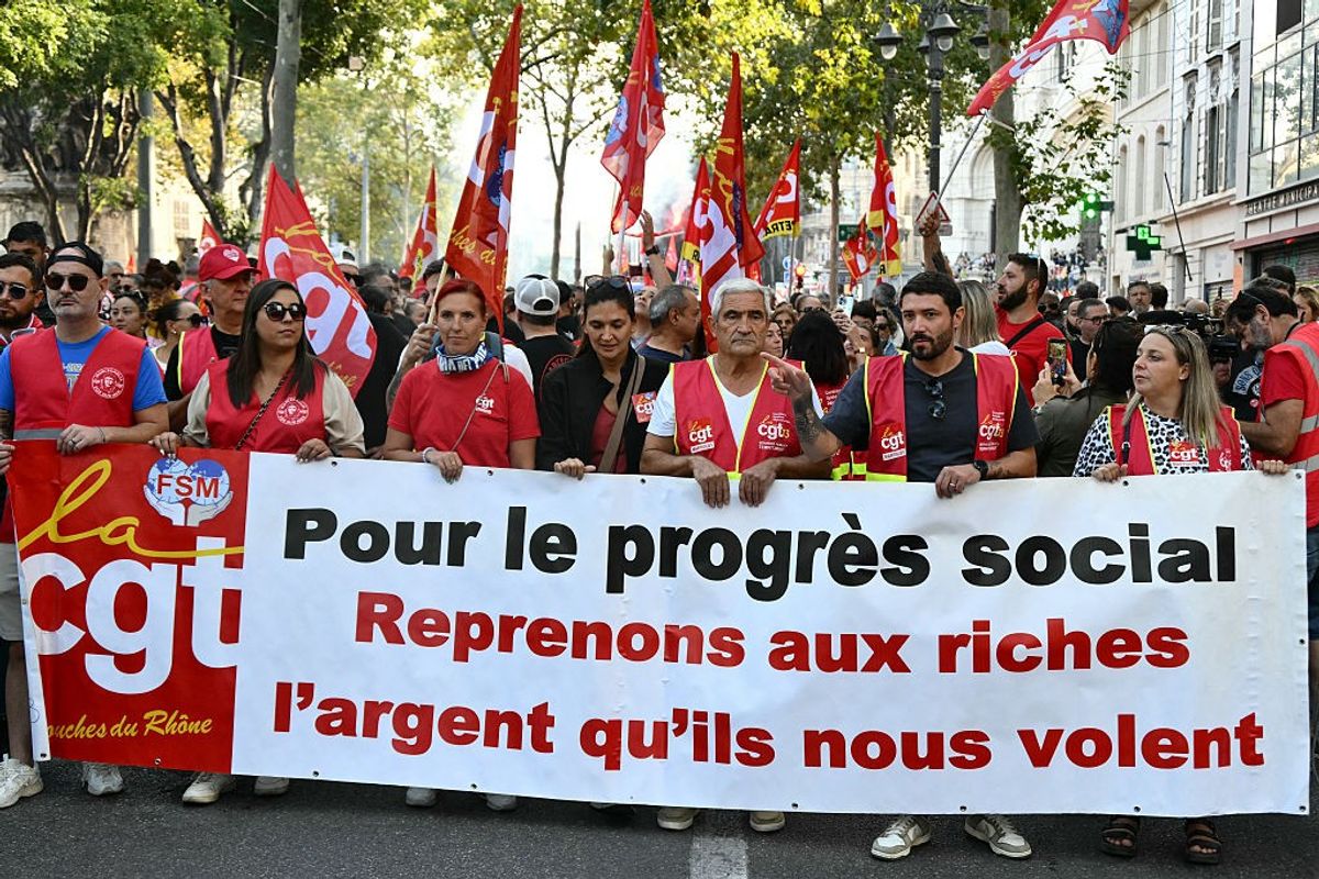 Hunderte in Frankreich bei den Anti-Austeritäts-Protesten „Block ...