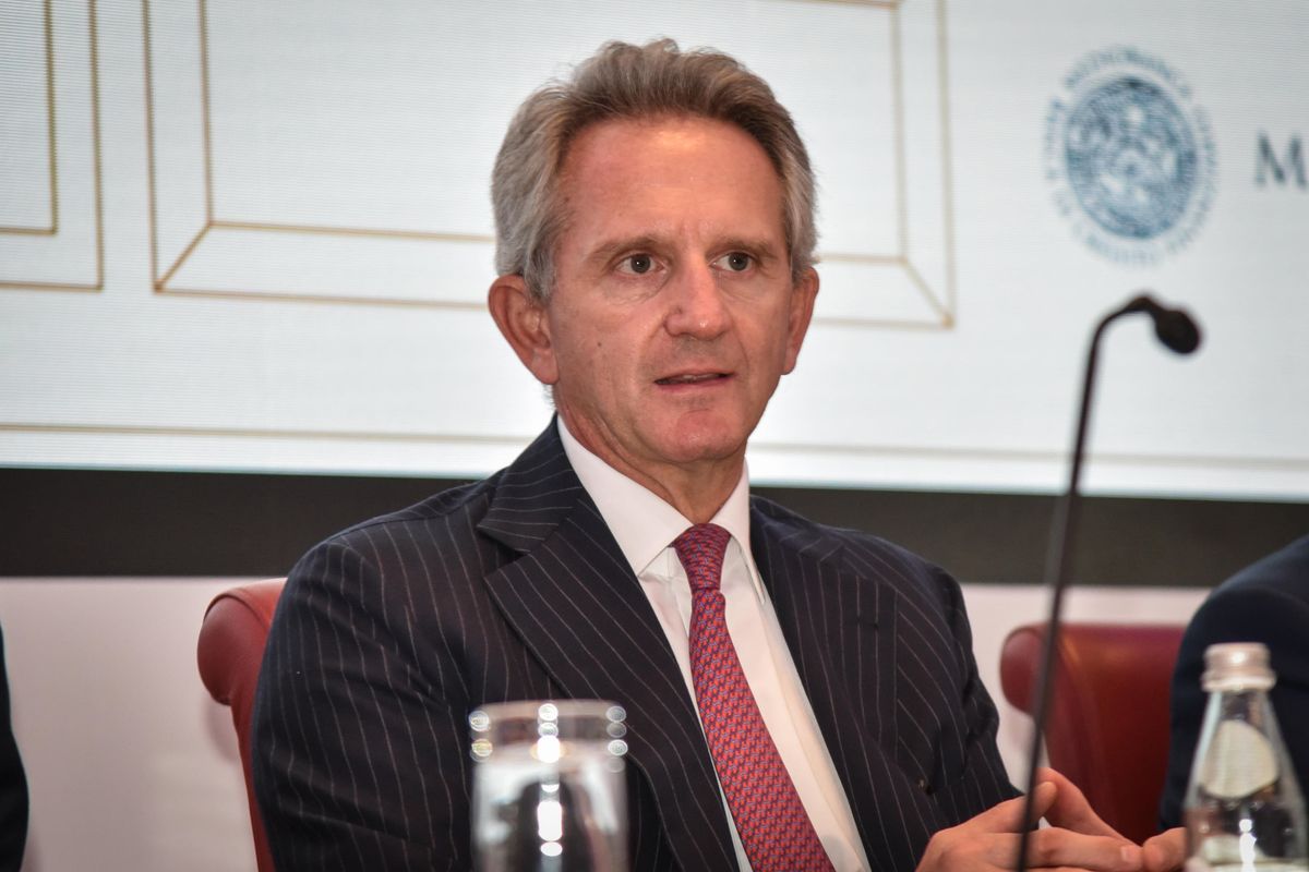 Mediobanca sventola la bandiera bianca. «L’offerta del Monte arriverà all’80%»