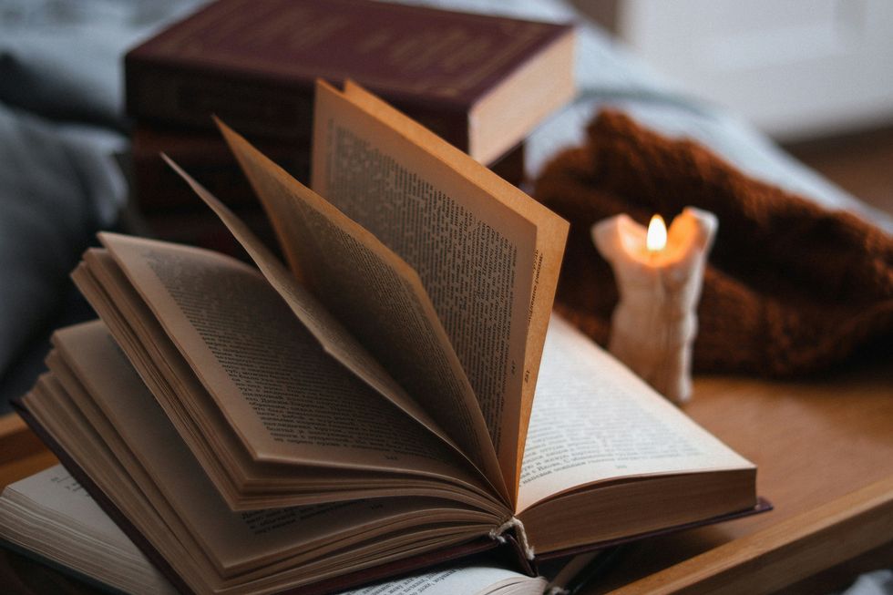 books, cozy corner, design, van life, travel