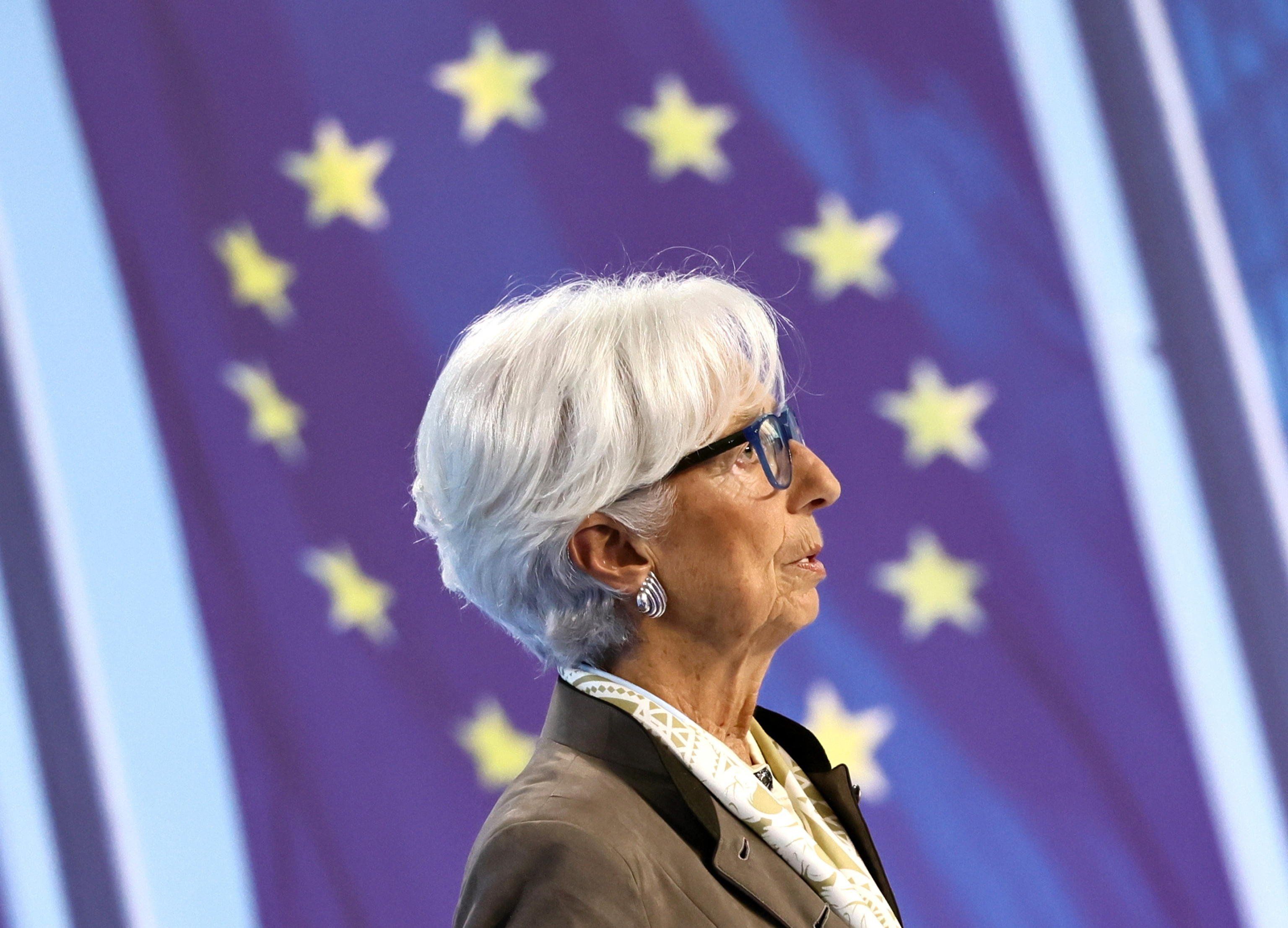 Per aiutare Parigi la Lagarde ingrana la retro su spread e ruolo della Bce
