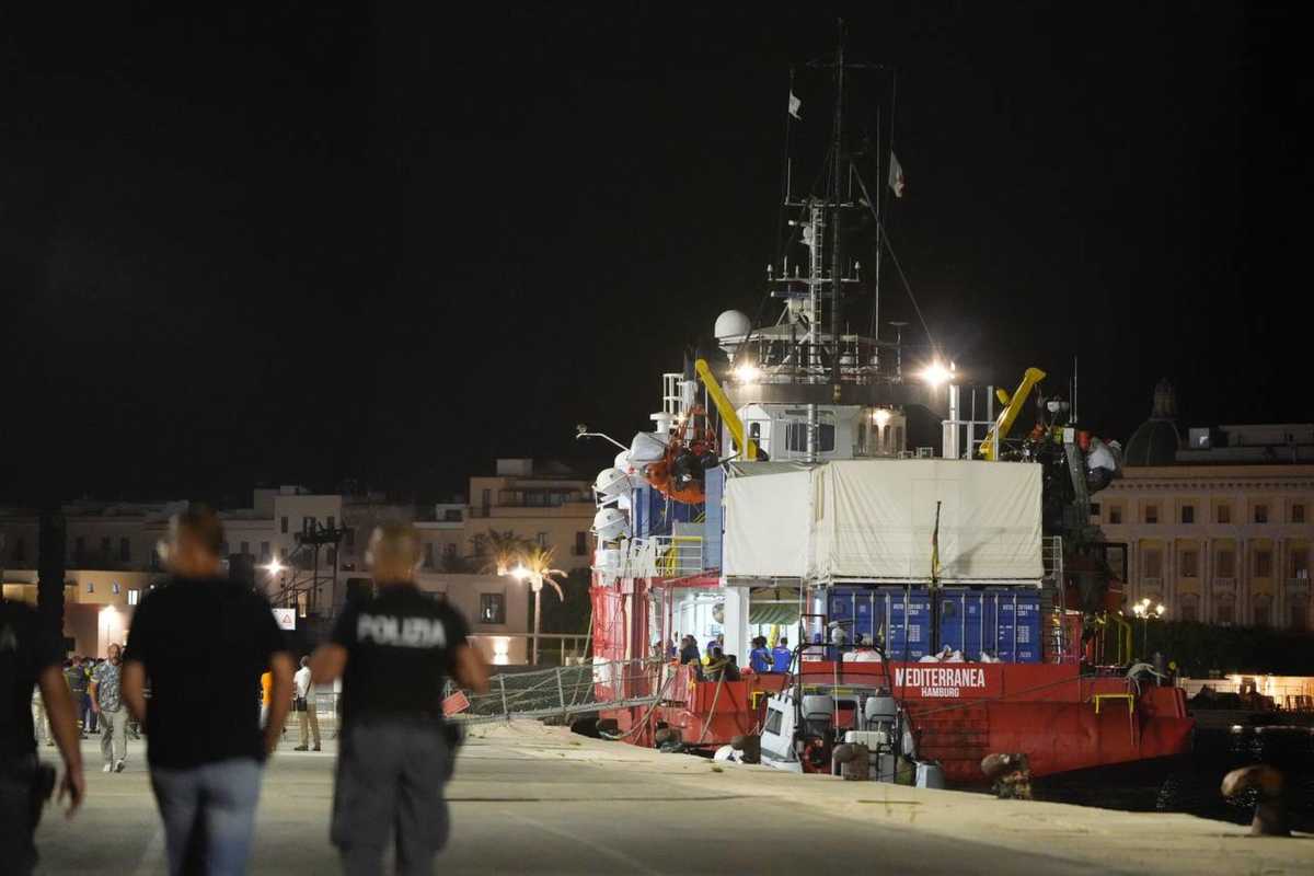 L’arroganza delle Ong. Fanno i pirati in mare e vogliono essere al di sopra della legge