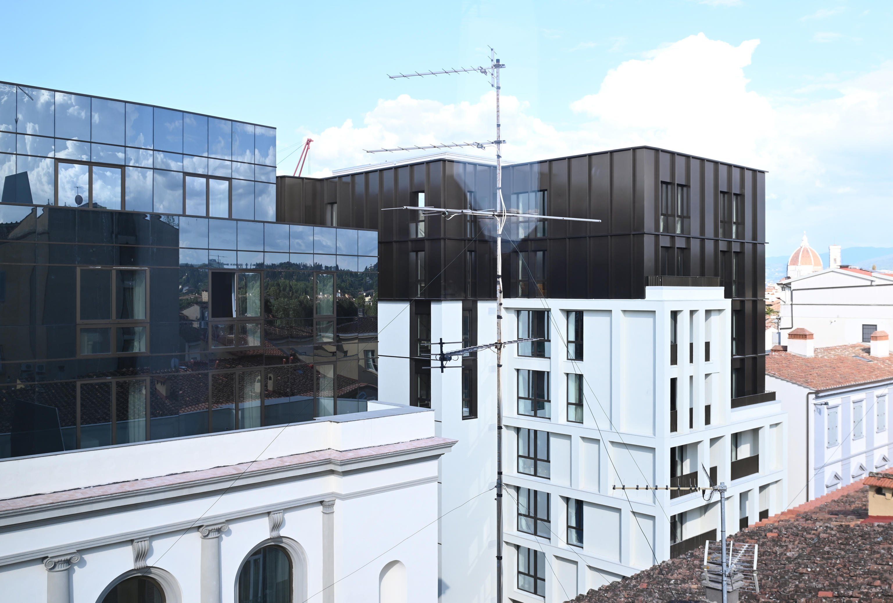 Scatta l’inchiesta sul cubo di Firenze