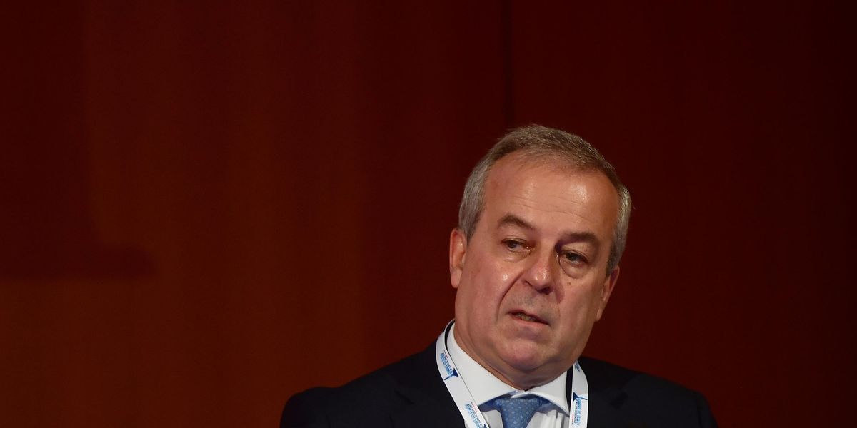 rimpalli fra i membri del cts incapaci di dare una risposta ai quesiti su astrazeneca