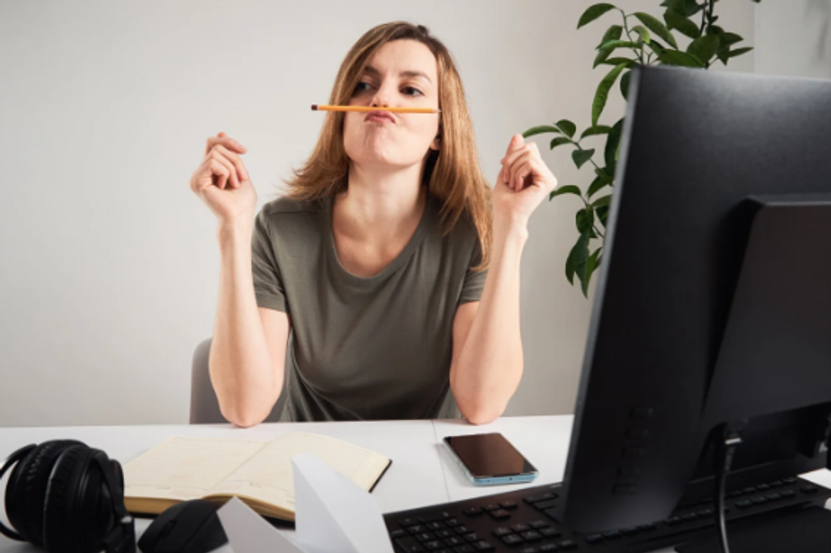 gen z, lazy, office workers, desj job, goofing off, pencils