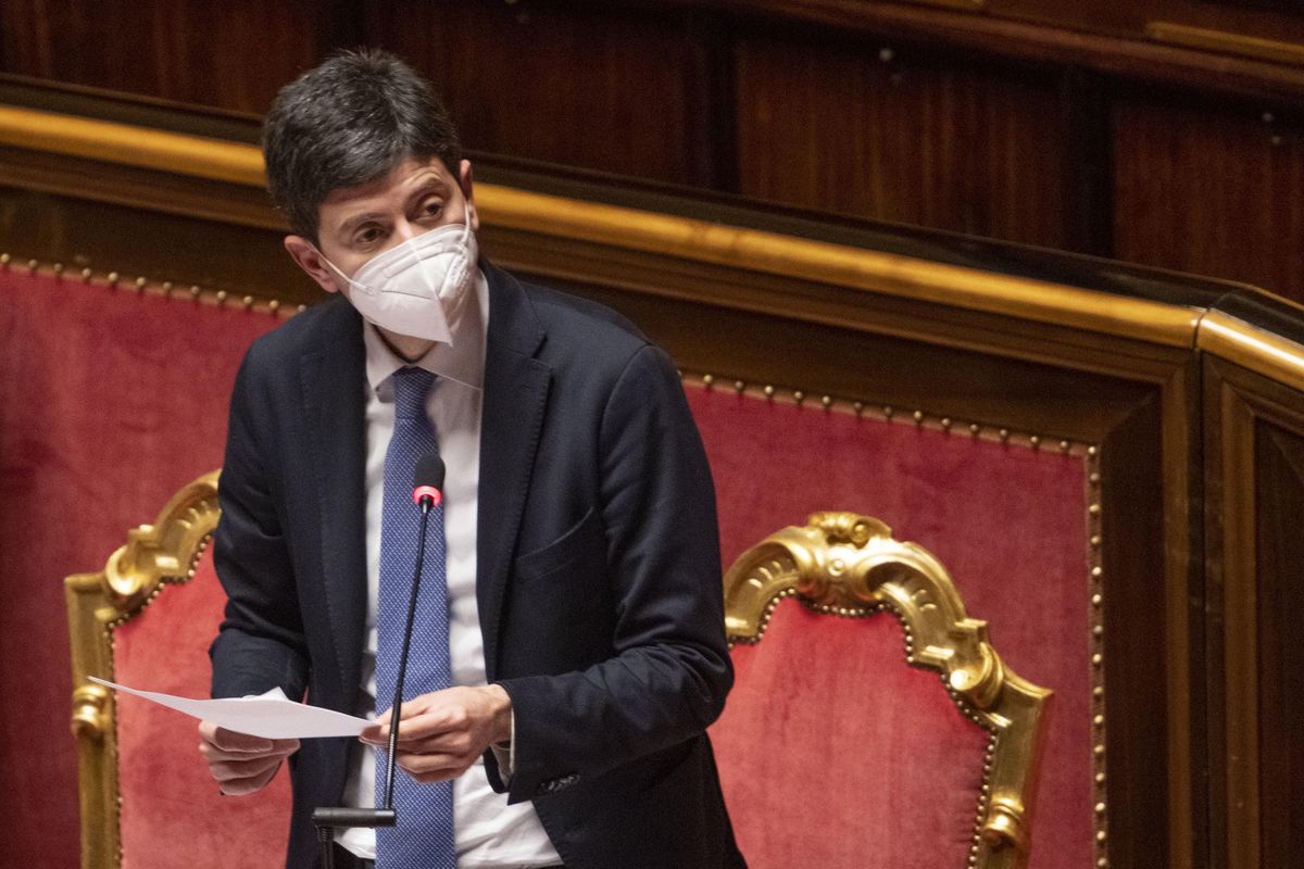 Ecco le prove: c’era il ministro dietro i vaccini ai diciottenni