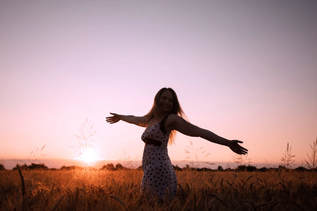 Andrew Huberman, morning sunlight, circadian rhythm, improve sleep, biohacking, cortisol, wellness routine, natural light, sleep hygiene, energy boost