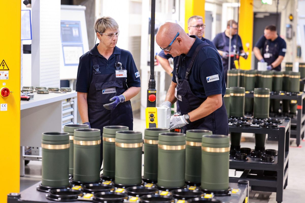 Addio a Usa e Ue: sulle armi Berlino fa da sé