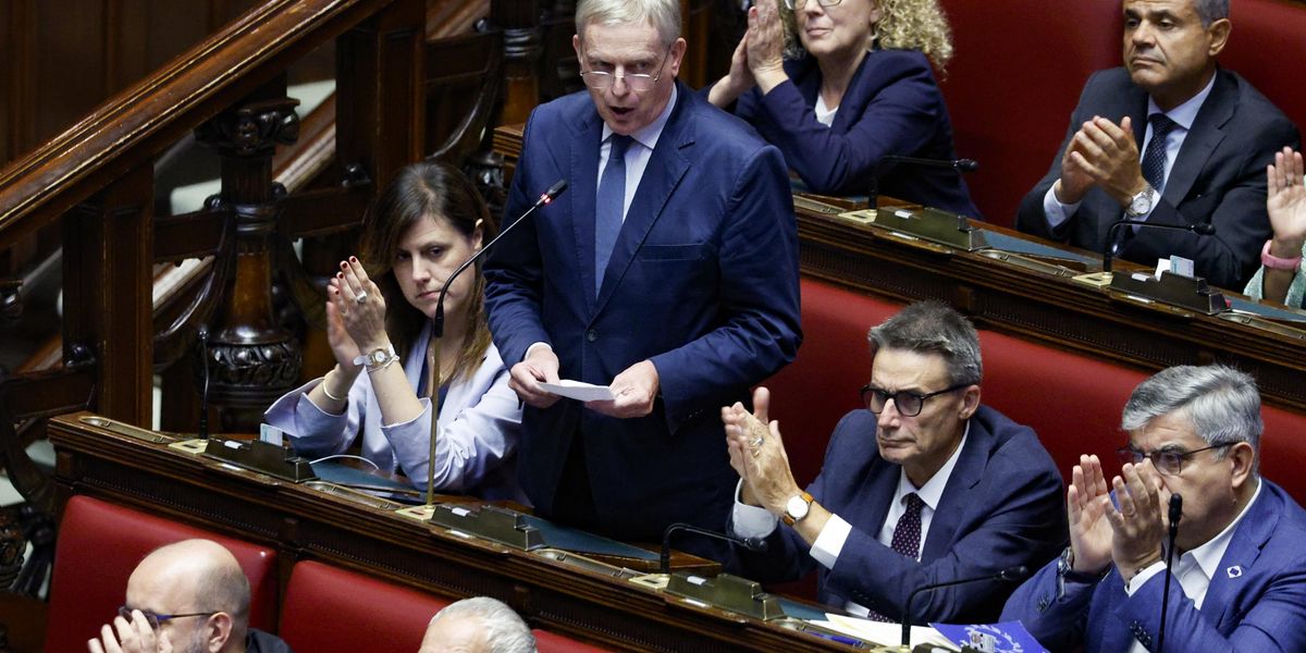 Si ritrovano i teppisti dentro i cortei ma i dem chiamano «squadristi» noi Si ritrovano i teppisti dentro i cortei ma i dem chiamano «squadristi» noi