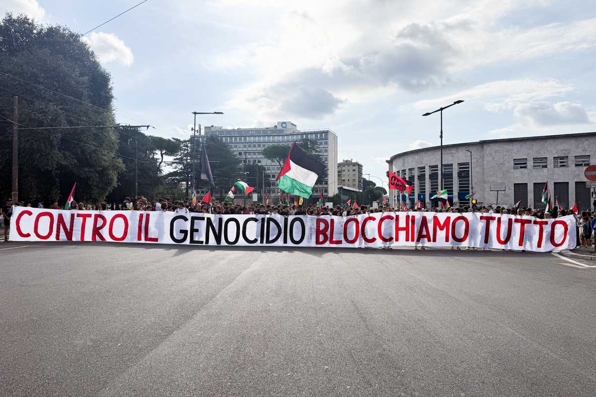 Lo sciopero pro Pal fa cilecca. Per «bloccare il Paese» sono serviti i facinorosi