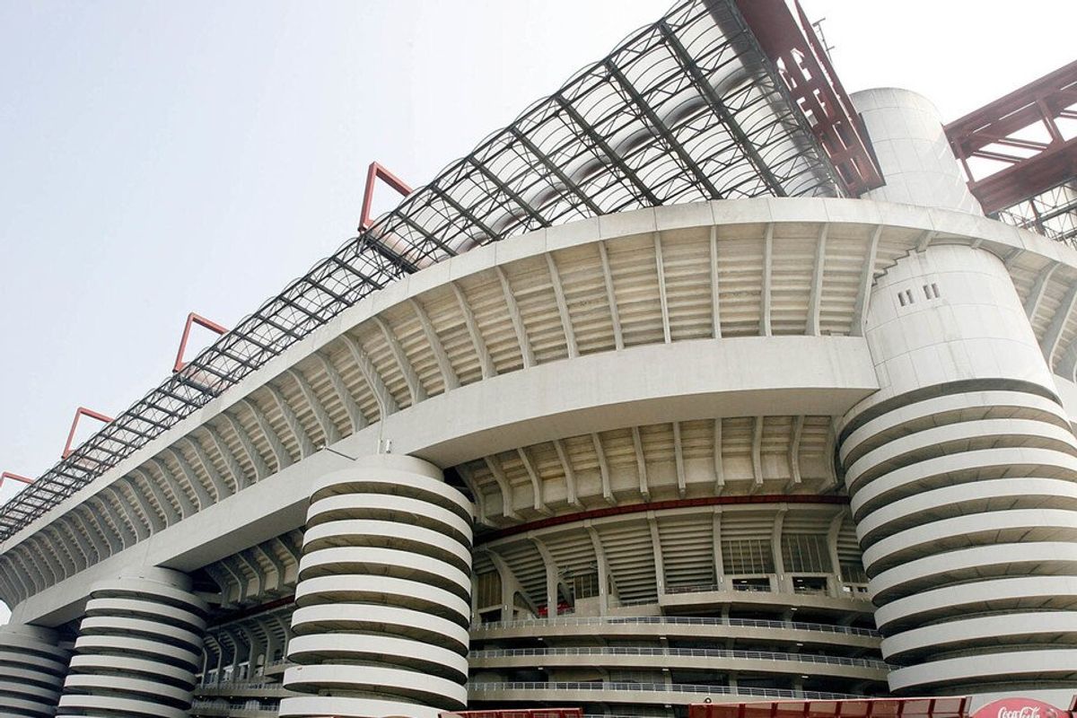 San Siro, il Comitato Sì Meazza denuncia: «Opere abusive e irregolarità nella delibera di vendita»