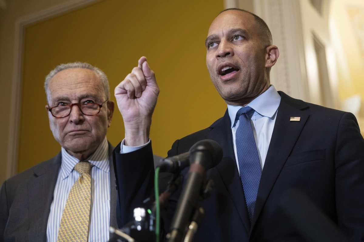 Shunning Schumer And Jeffries, Trump Earns Blame For Looming Shutdown