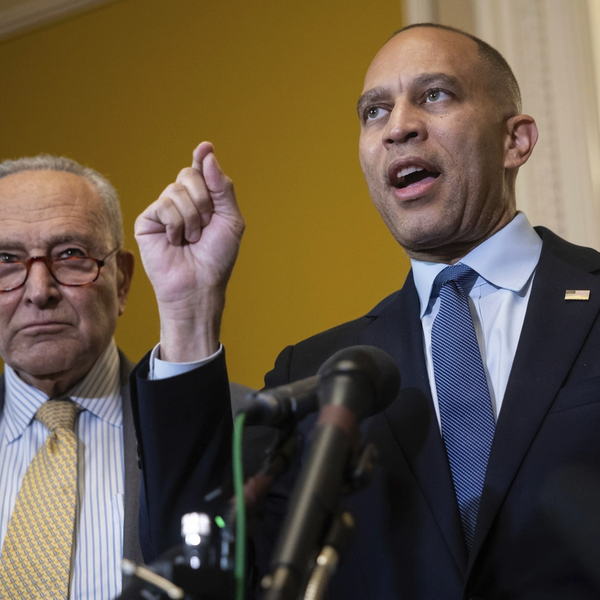 Shunning Schumer And Jeffries, Trump Earns Blame For Looming Shutdown